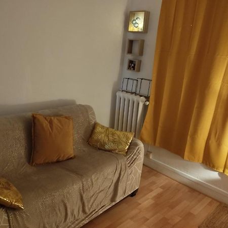 Parisian Vibes A Clichy Apartment Exterior photo