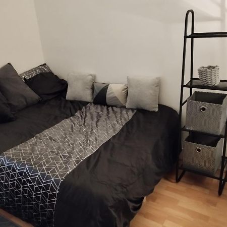 Parisian Vibes A Clichy Apartment Exterior photo