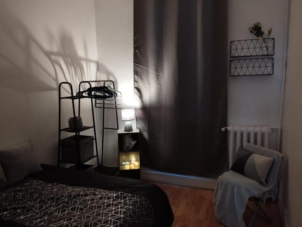 Parisian Vibes A Clichy Apartment Room photo