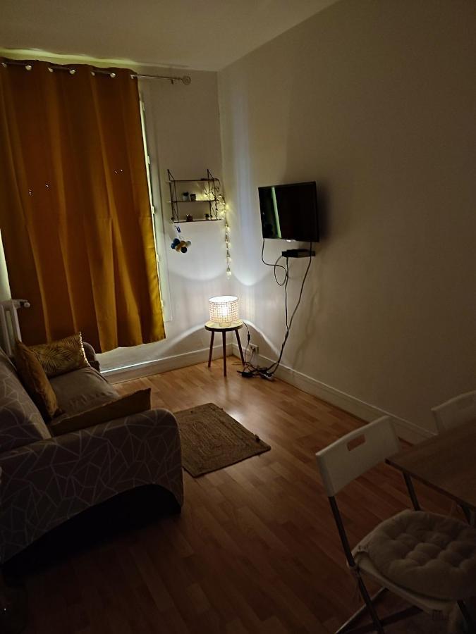 Parisian Vibes A Clichy Apartment Exterior photo